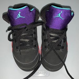 Nike Air Jordan 5V Retro Top 3 Metallic Fire Red. Boys size 9c